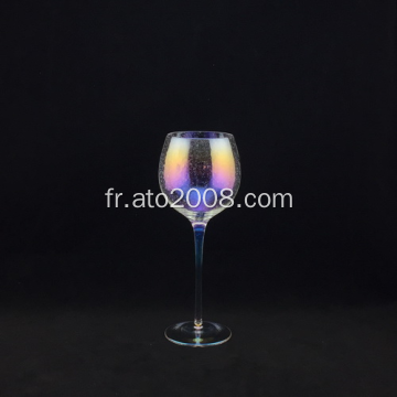 Ensemble de verres à vin colorés à bulles